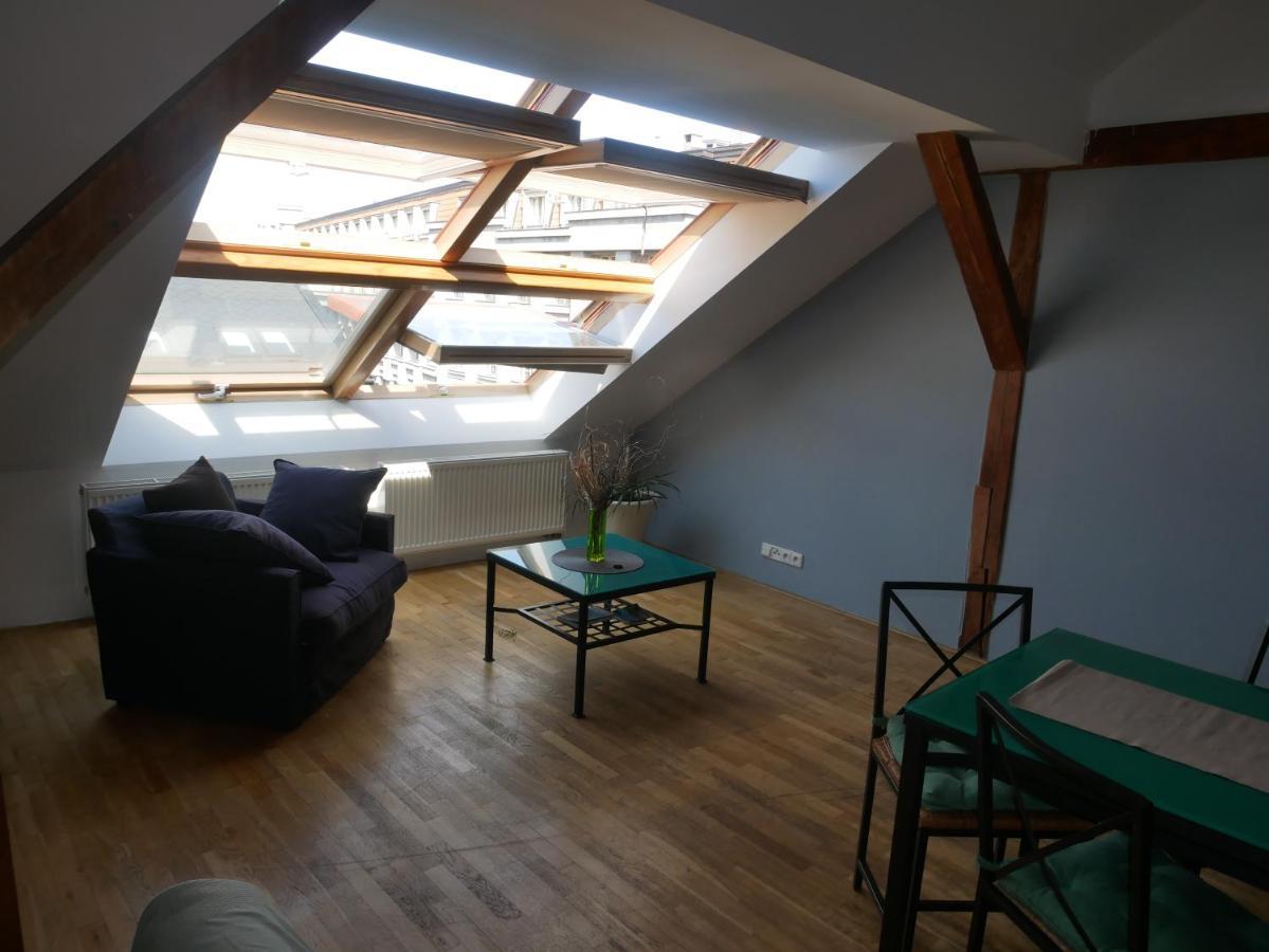 Beautiful Apartments In The City Center Prague Luaran gambar